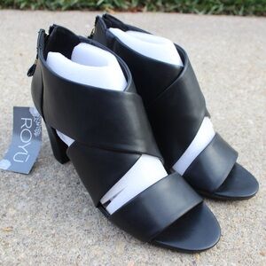 ROYU Women's VIV Black Faux Leather Heels Sz 10